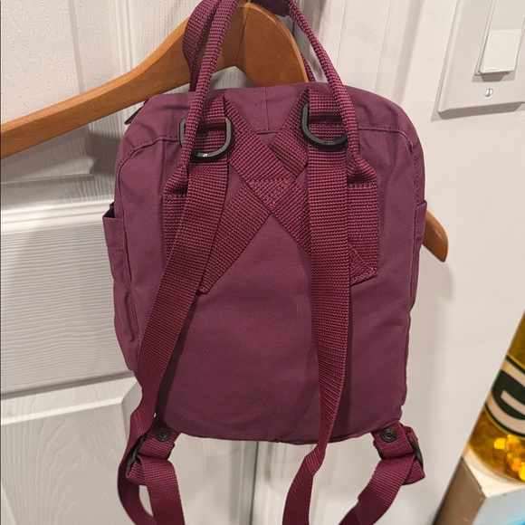 fjllrven kanken mini plum Backpack - Compact Everyday Carry, Durable Vinylon Fabric - Travel, Pastel Lavender Whether its school supplies Fjallraven Plum - Fjallraven Kanken
